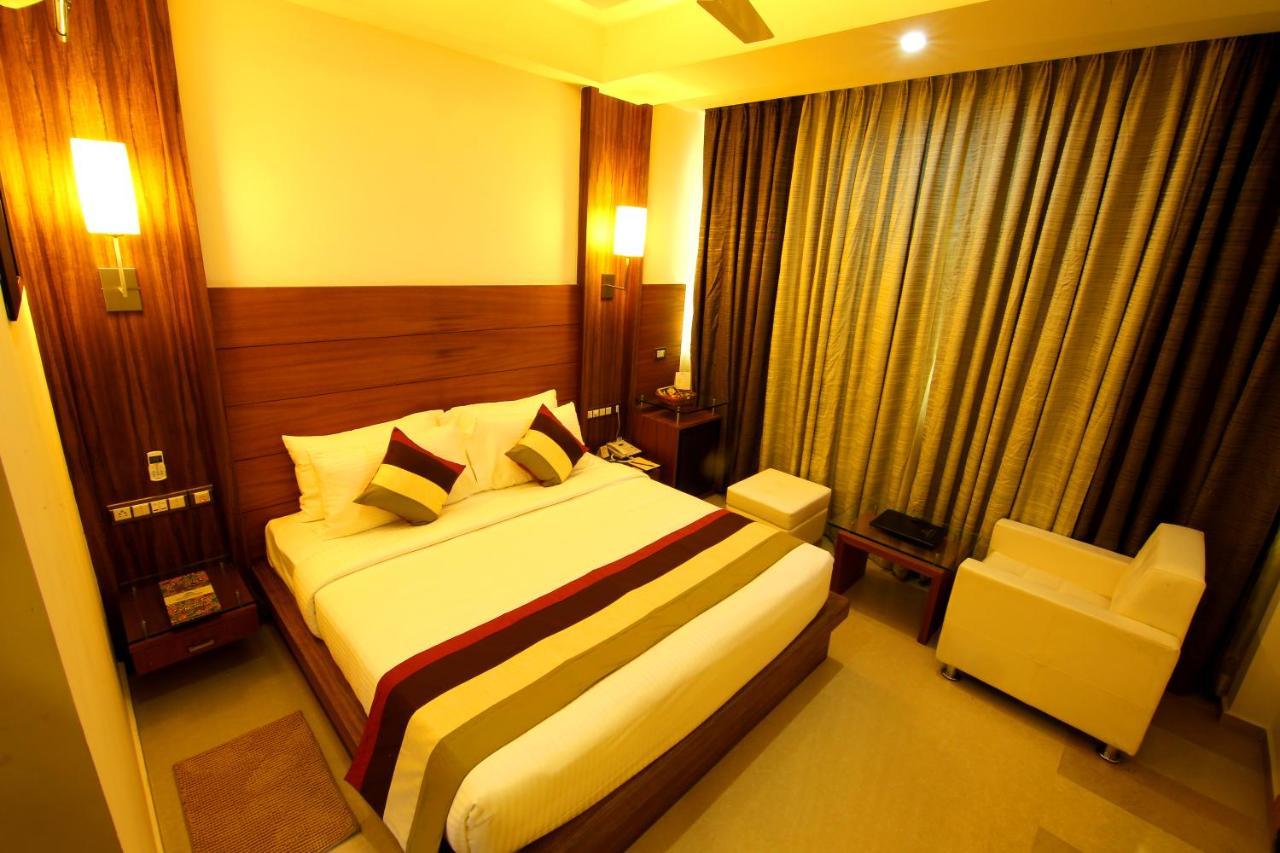 Hotel Hillway Park Kollam Eksteriør bilde